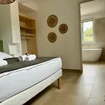 Mare E Machja Avec Piscine Et Vue *
