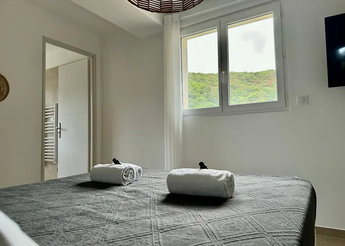 Mare E Machja Avec Piscine Et Vue Apartmán *