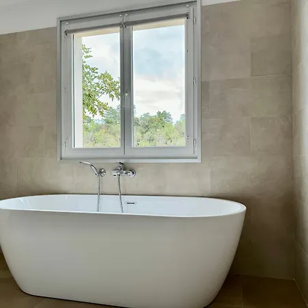 Апартаменты Mare E Machja Avec Piscine Et Vue *